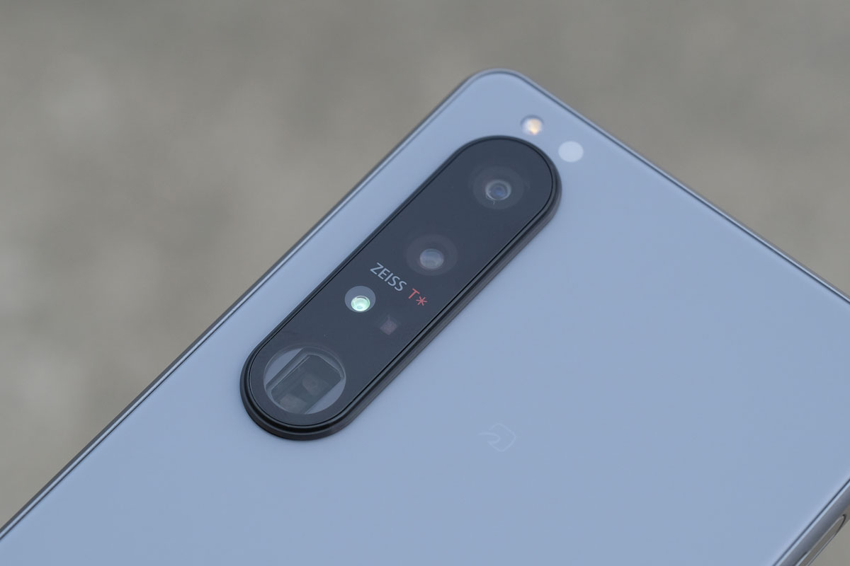 Xperia 1 III トリプルカメラ