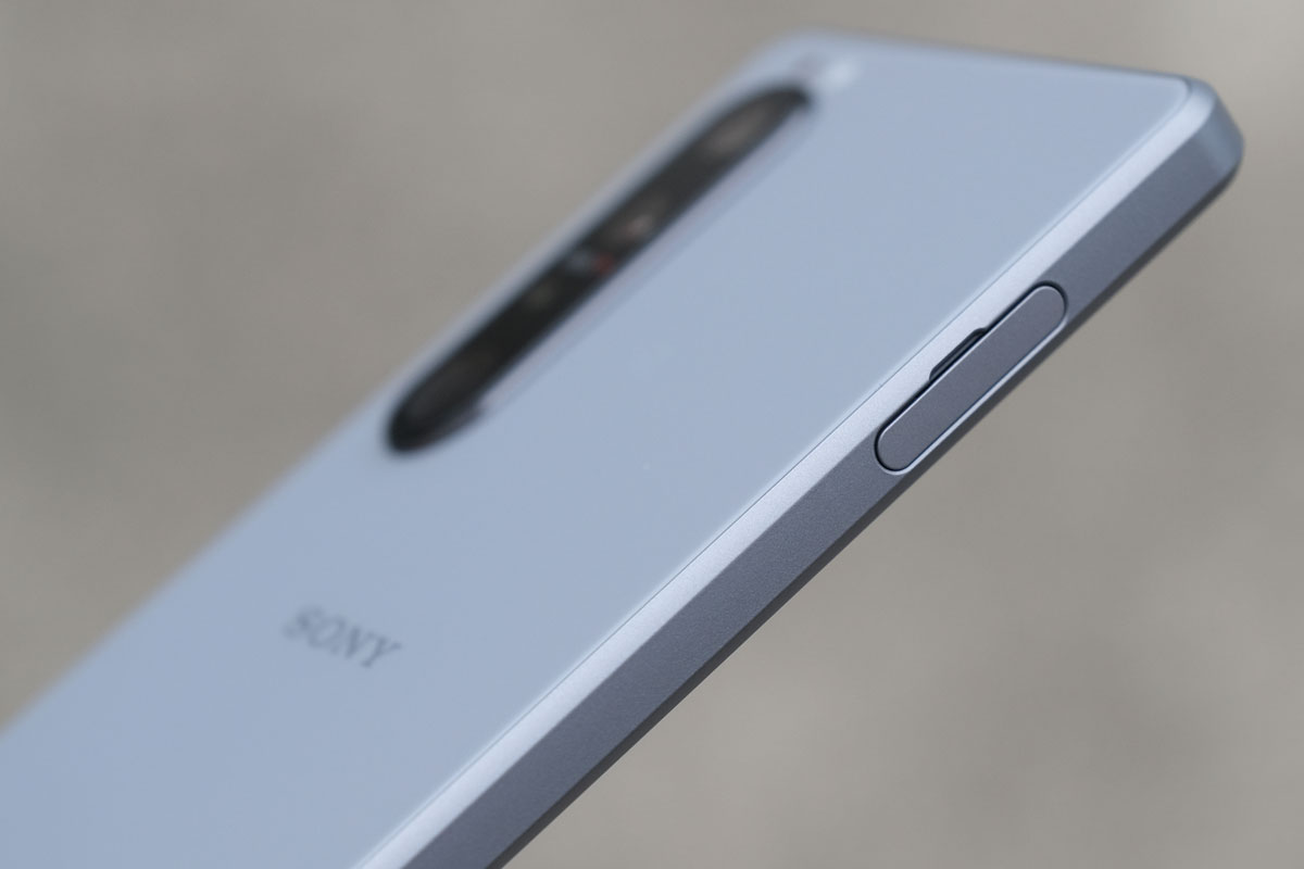 Xperia 1 III サイドフレームの素材