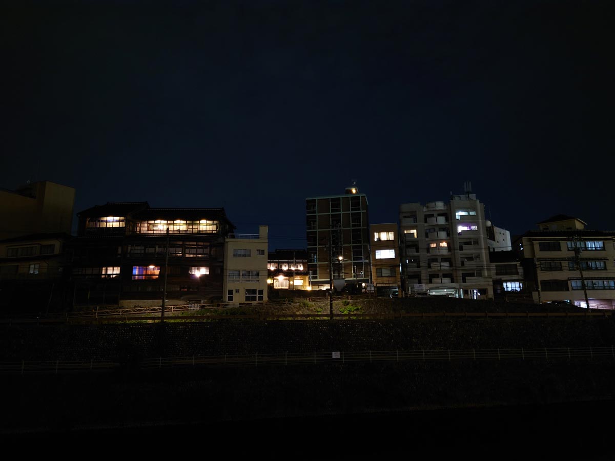 Xperia 1 IIIの夜景モード