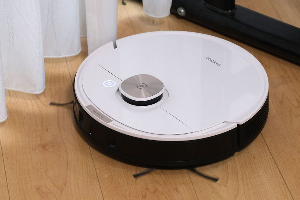 DEEBOT OZMO T8 前方部分