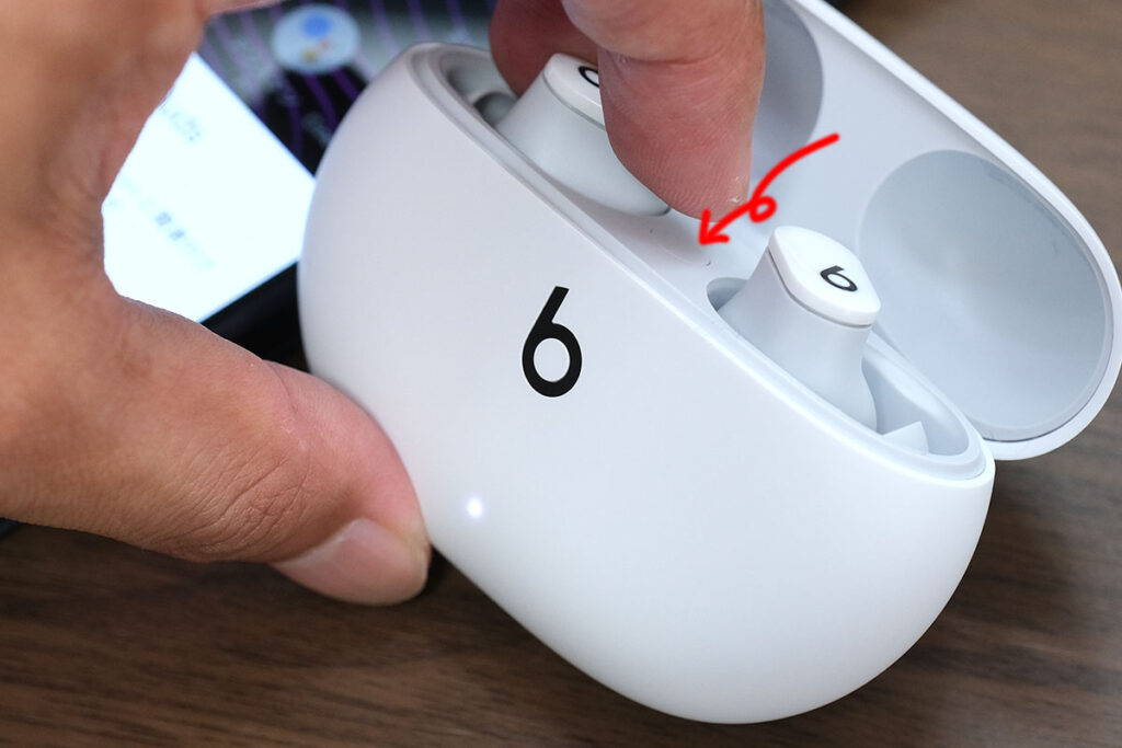 Beats Studio Buds ペアリングモード