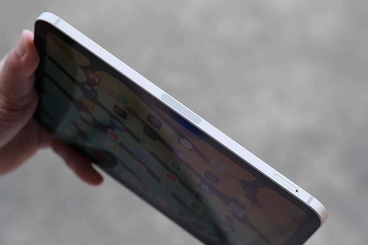 iPad mini（第6世代）筐体の右側