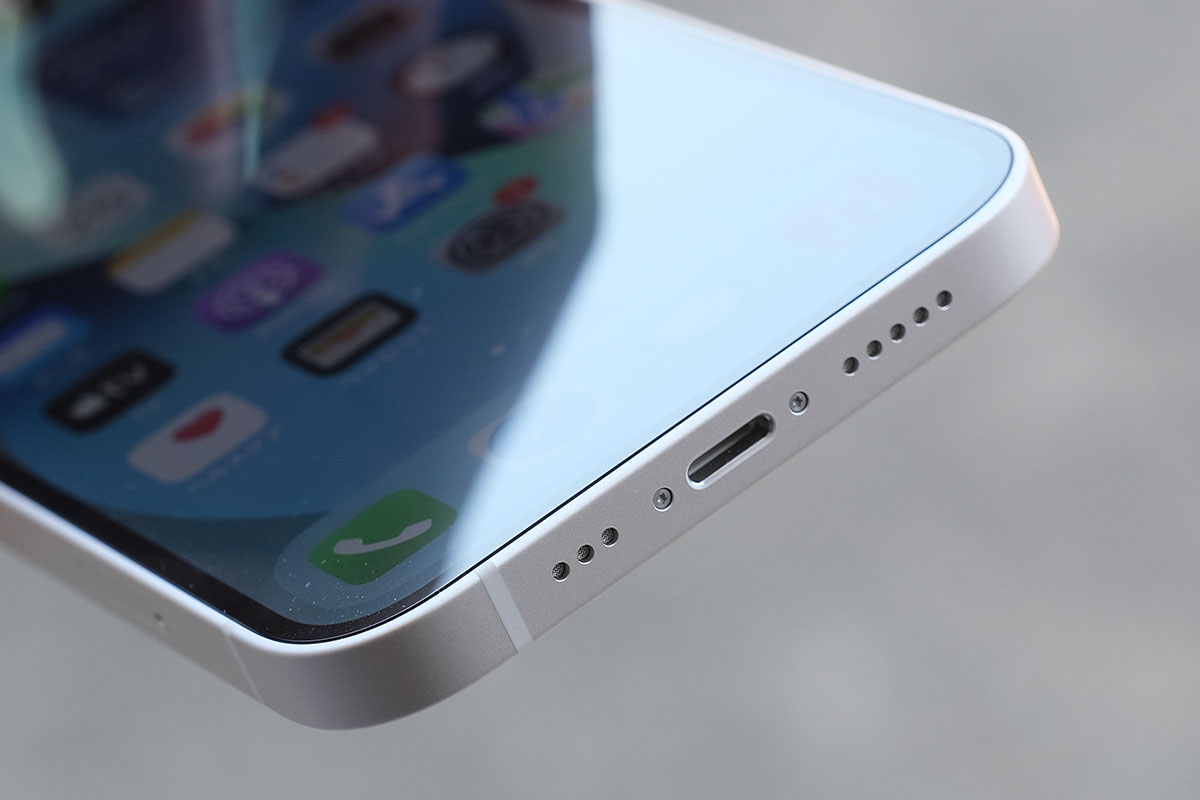 iPhone 13 Lightningポート