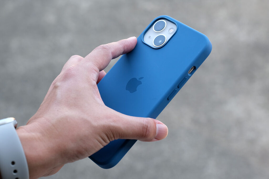 iPhone 13 シリコンケース
