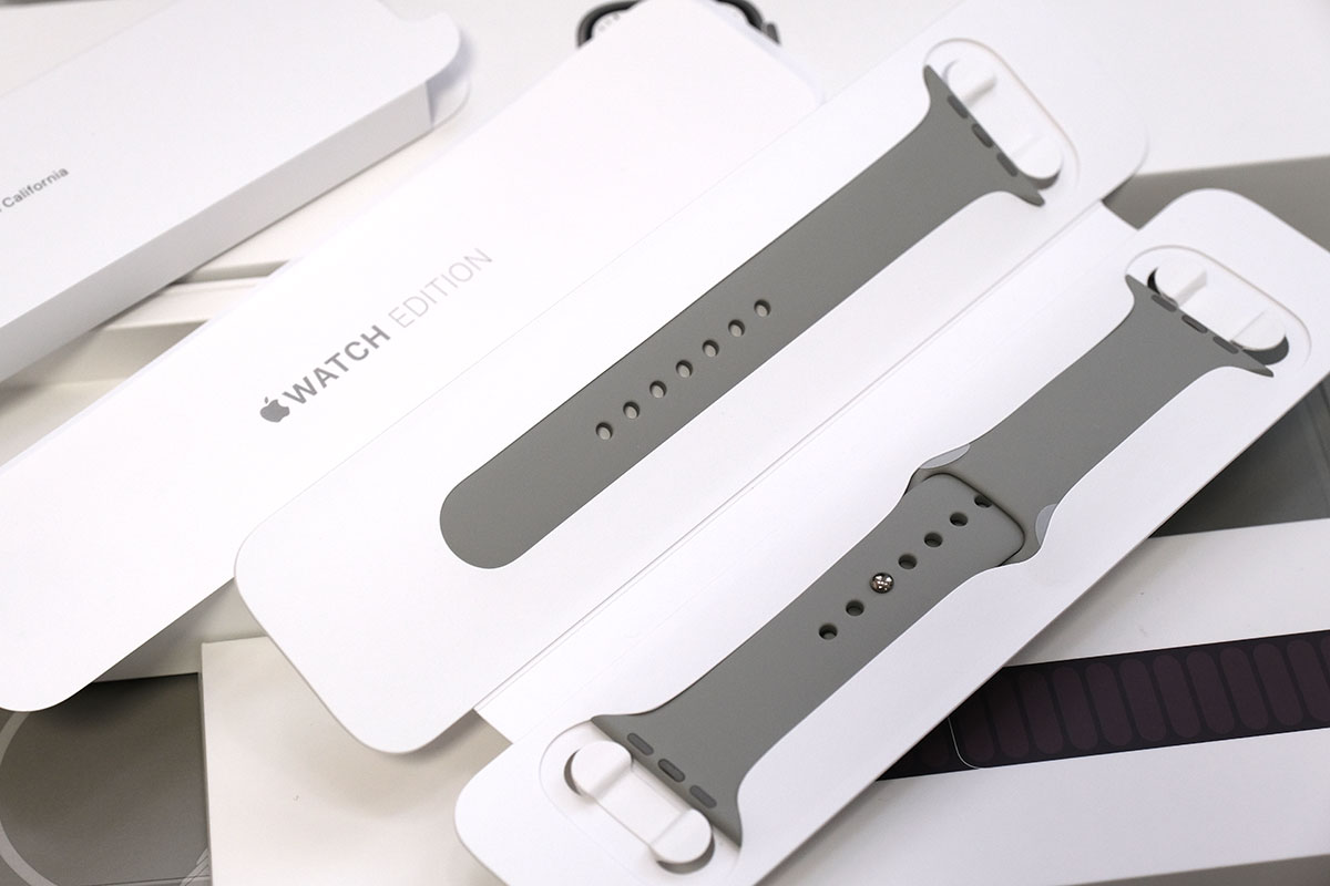 Apple Watch Edition スポーツバンドが付属