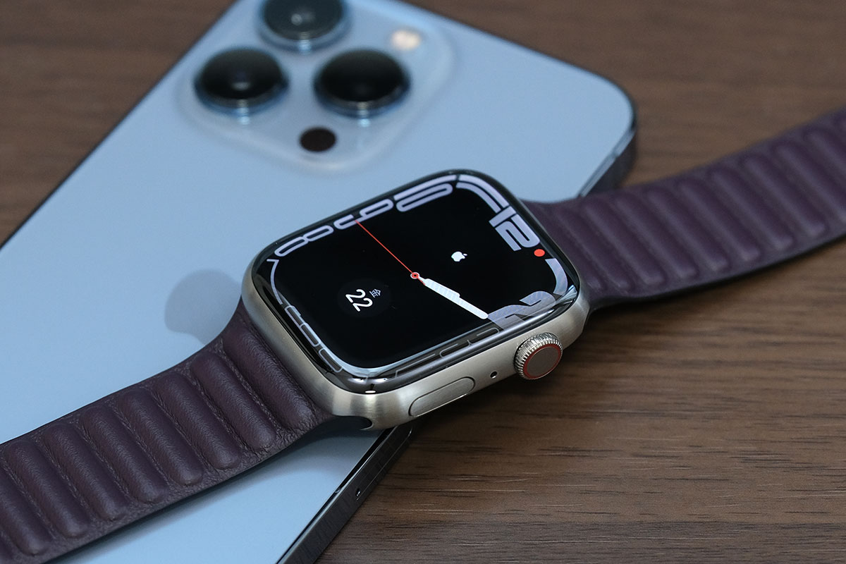 13 Pro MaxとApple Watch 7 Edition