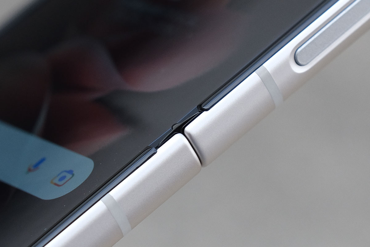 Galaxy Z Flip3 ヒンジ部分