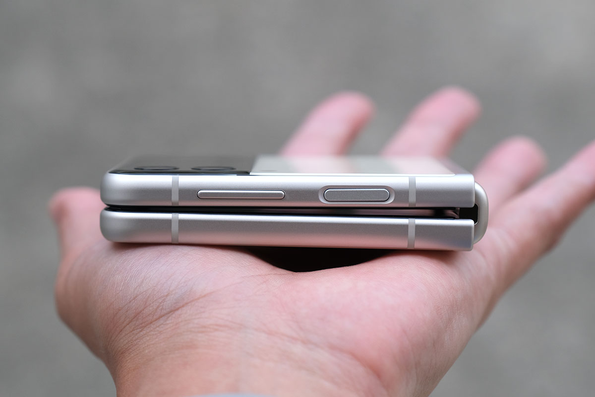 Galaxy Z Flip3 折り畳んだ状態