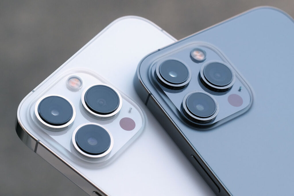 iPhone 13 Pro MaxとiPhone 12 Pro Maxのリアカメラ