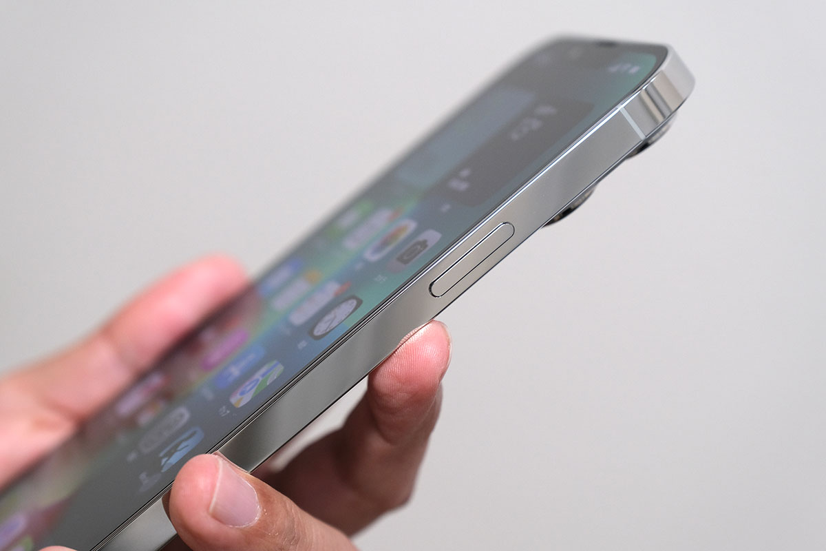 iPhone 13 Pro Max サイドボタン