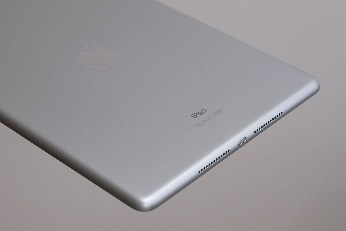 iPad(第9世代)ステレオスピーカー