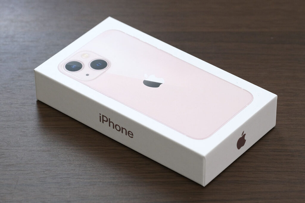 iPhone 13 mini パッケージデザイン