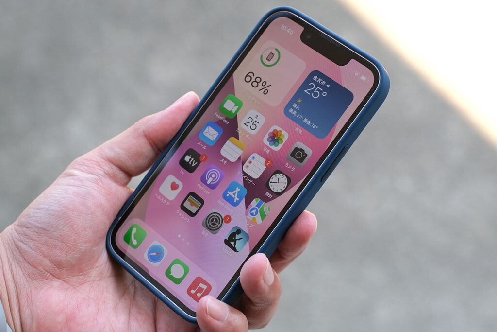 iPhone 13 mini + シリコンケースのサイズ感