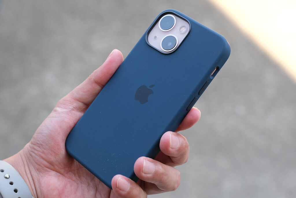 iPhone 13 シリコンケース