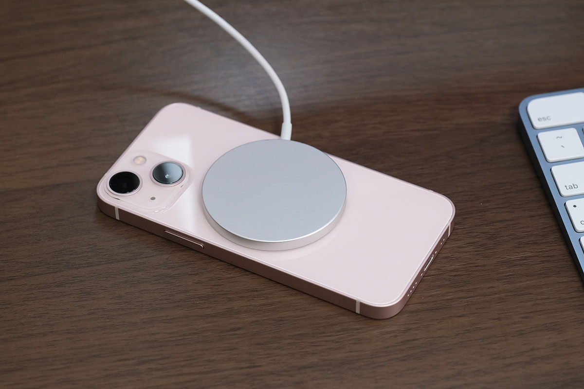 iPhone 13 + MagSafe充電器