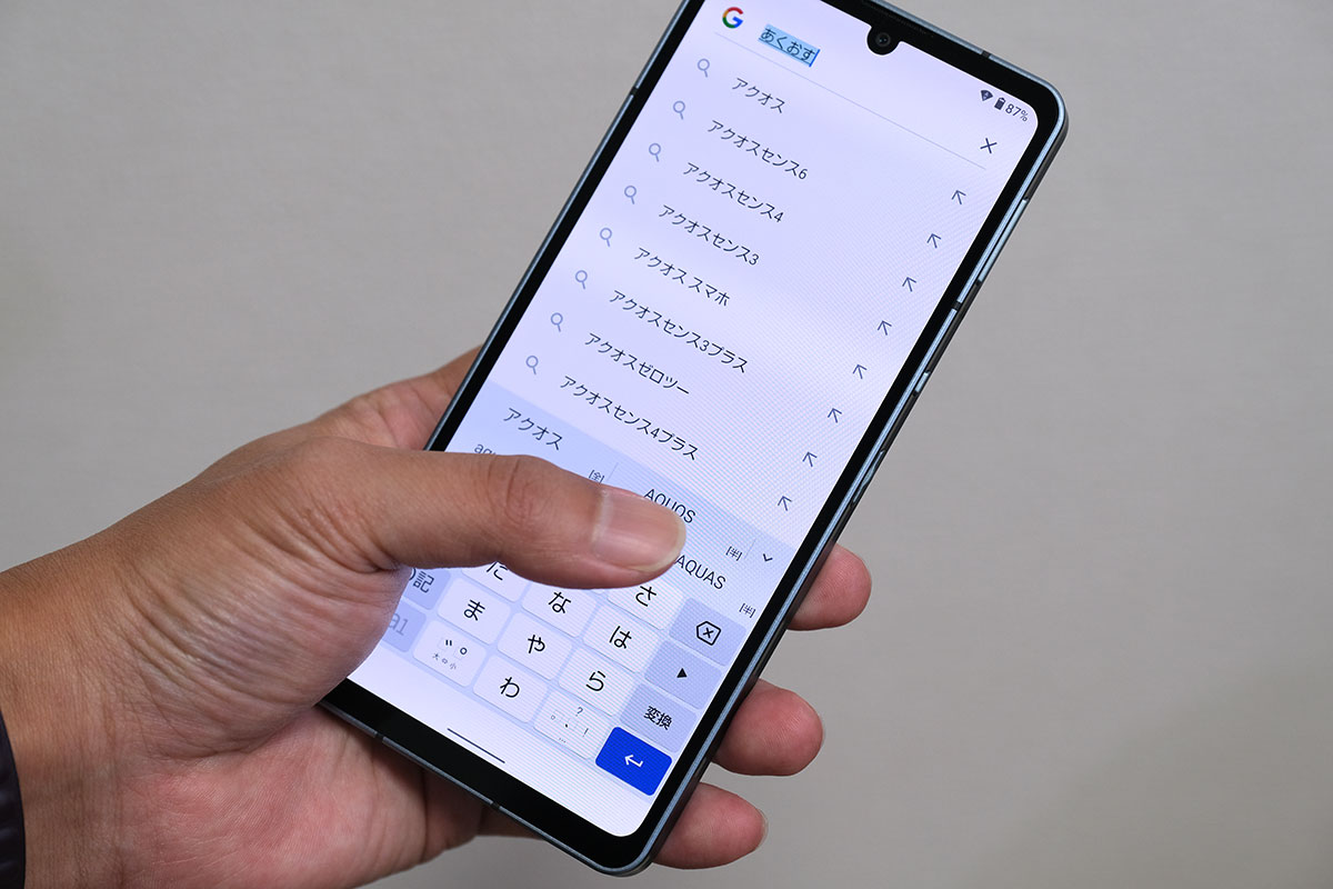 AQUOS sense6 サイズ感
