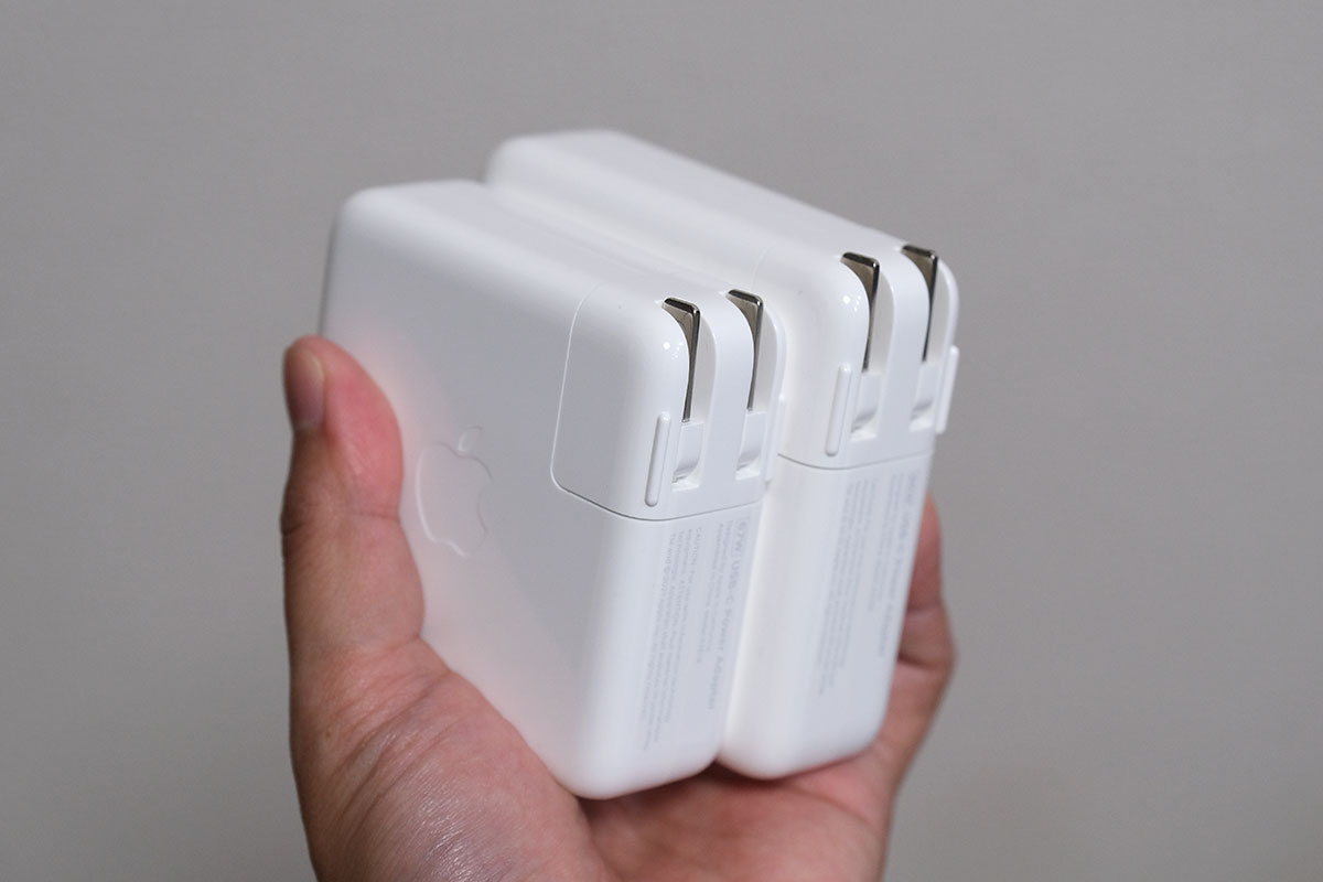 Apple 67W・Apple 96W USB-C電源アダプタ 大きさ比較