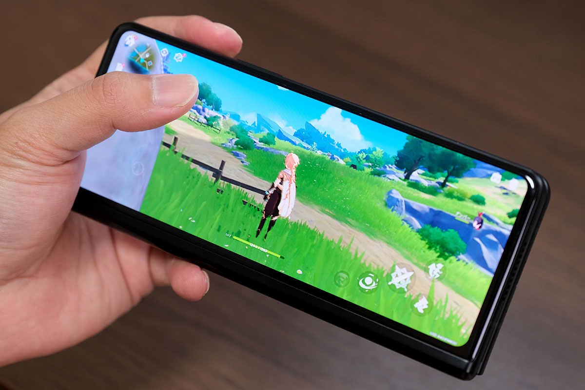 Galaxy Z Fold3 カバーディスプレイ側でゲームをする