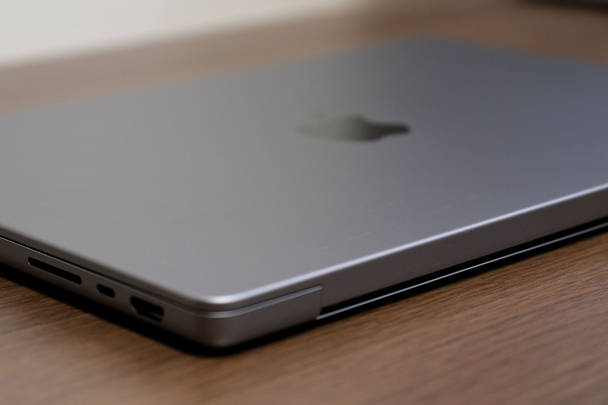 MacBook Pro 14インチ 排気口