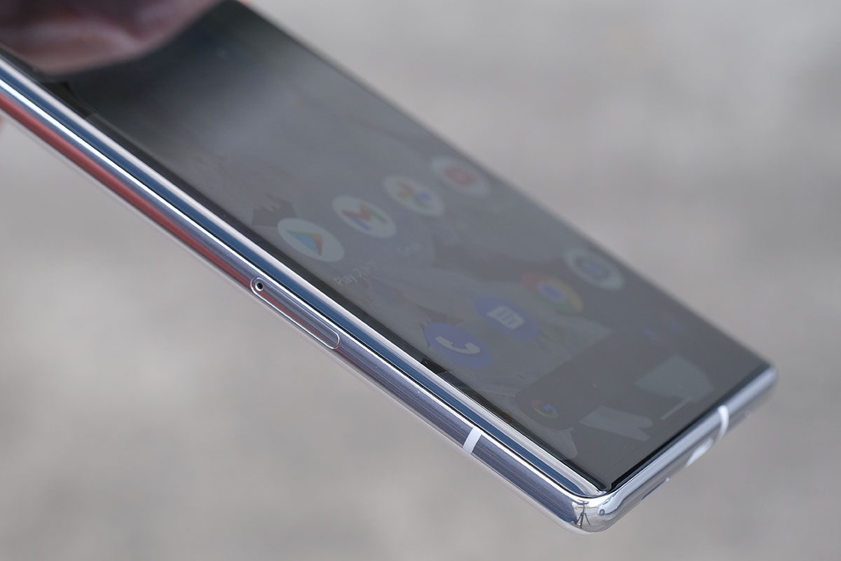 Pixel 6 Pro SIMカードスロット