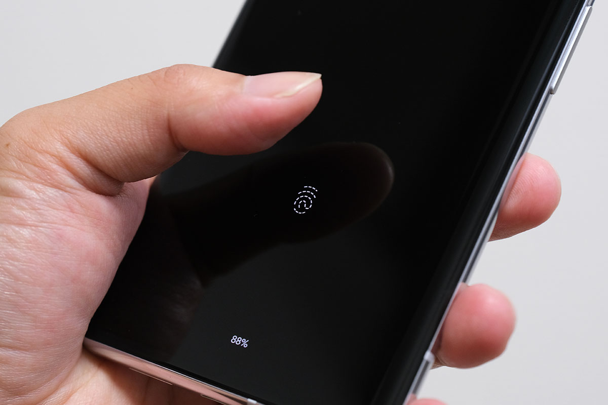 Pixel 6 Pro 常時表示で指紋認証