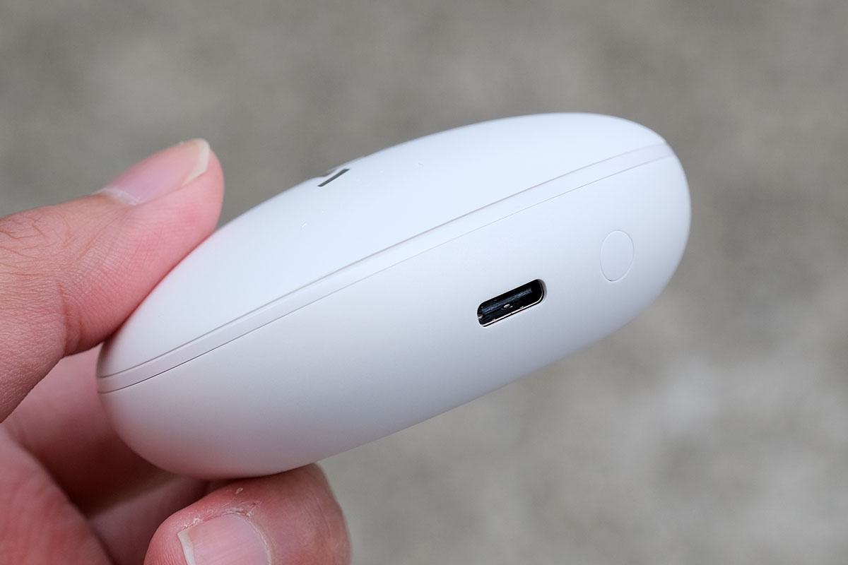 Soundcore Liberty 3 Pro 充電ポート