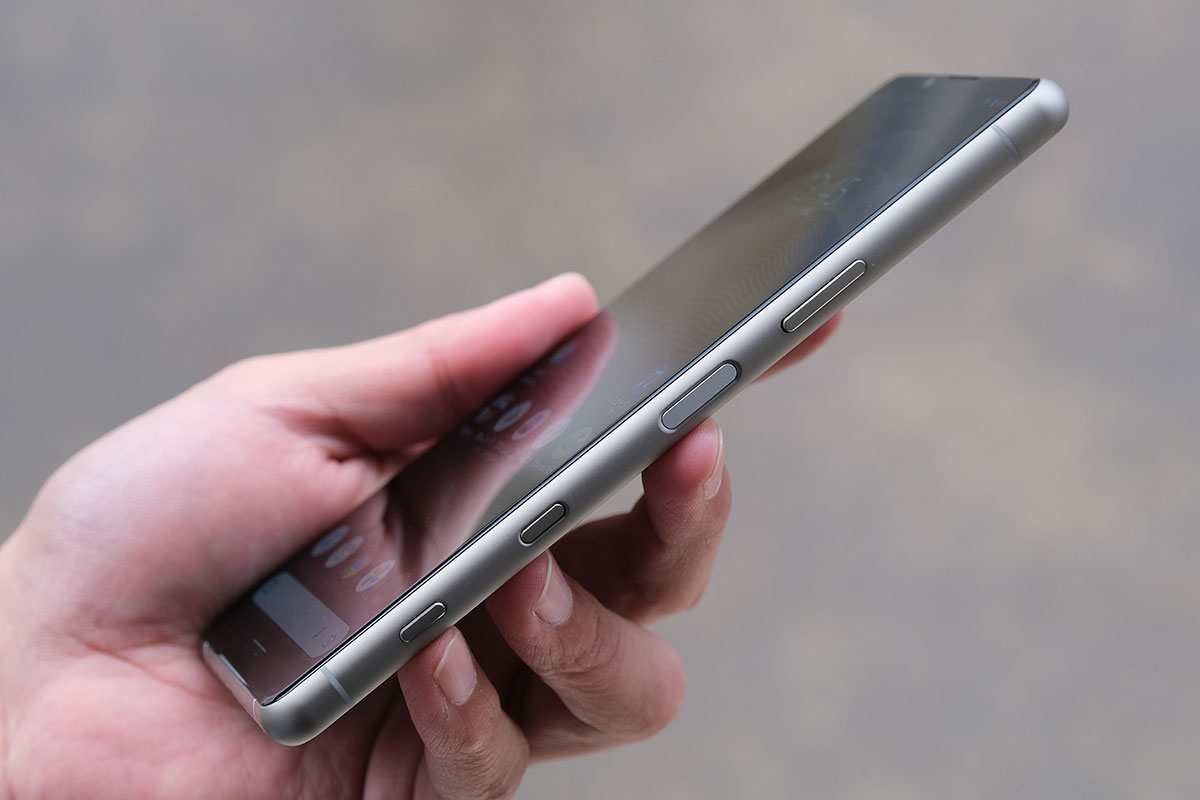 Xperia 5 III 操作ボタン