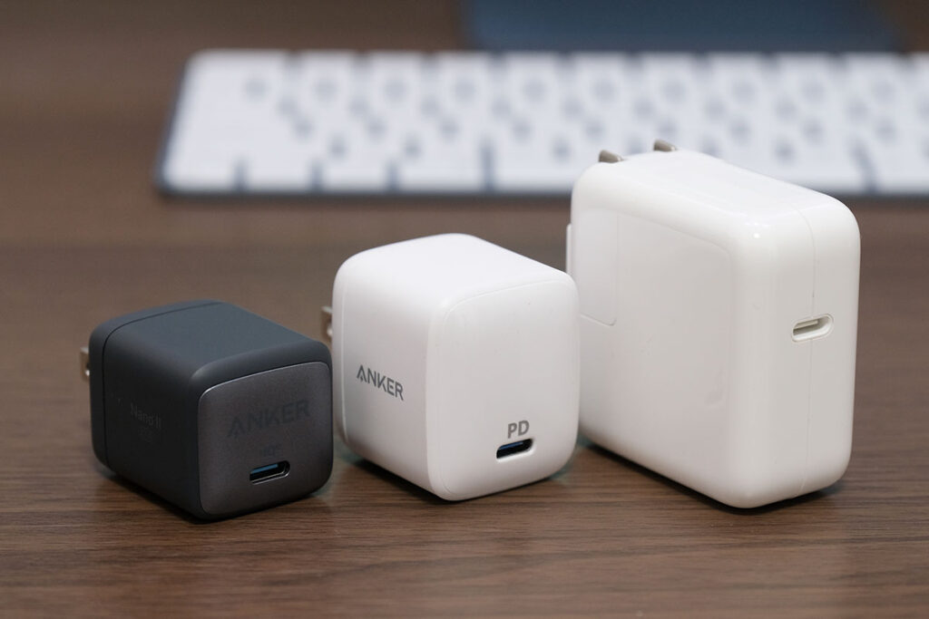 Apple 30W vs Anker Nano II 30W