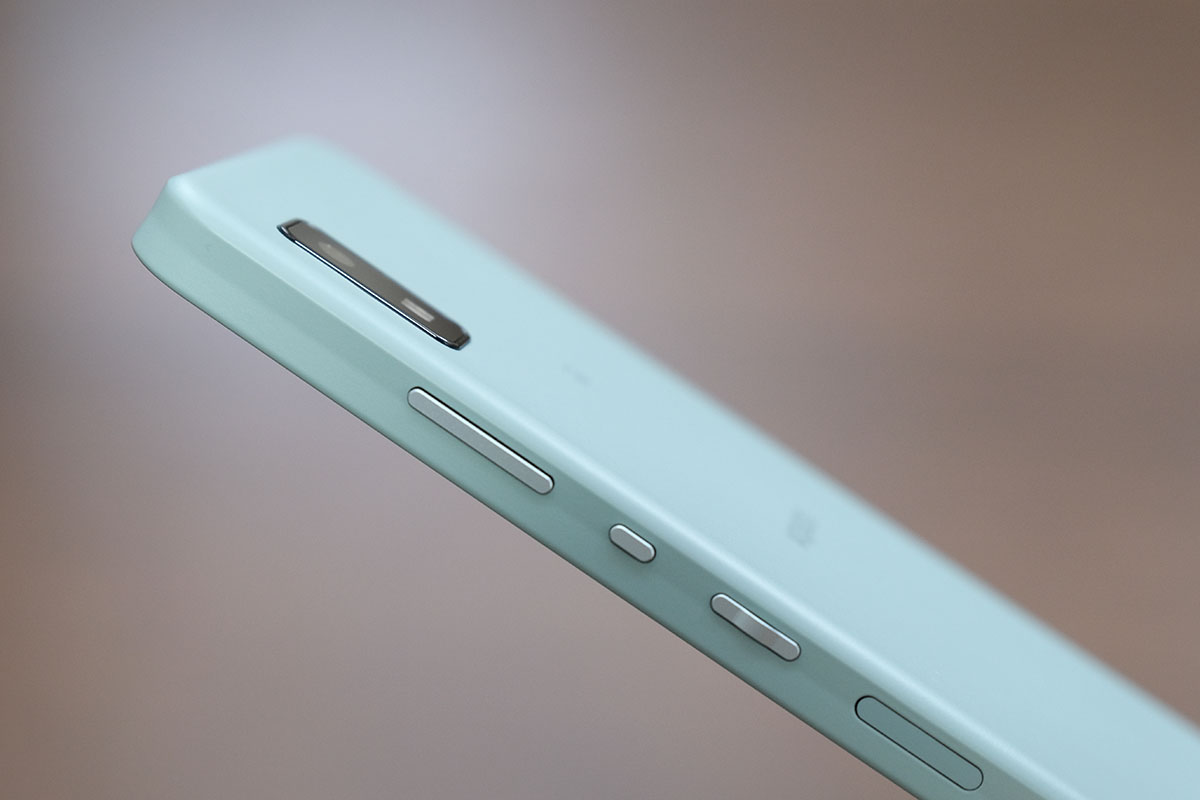 AQUOS wish ユニボディスタイル