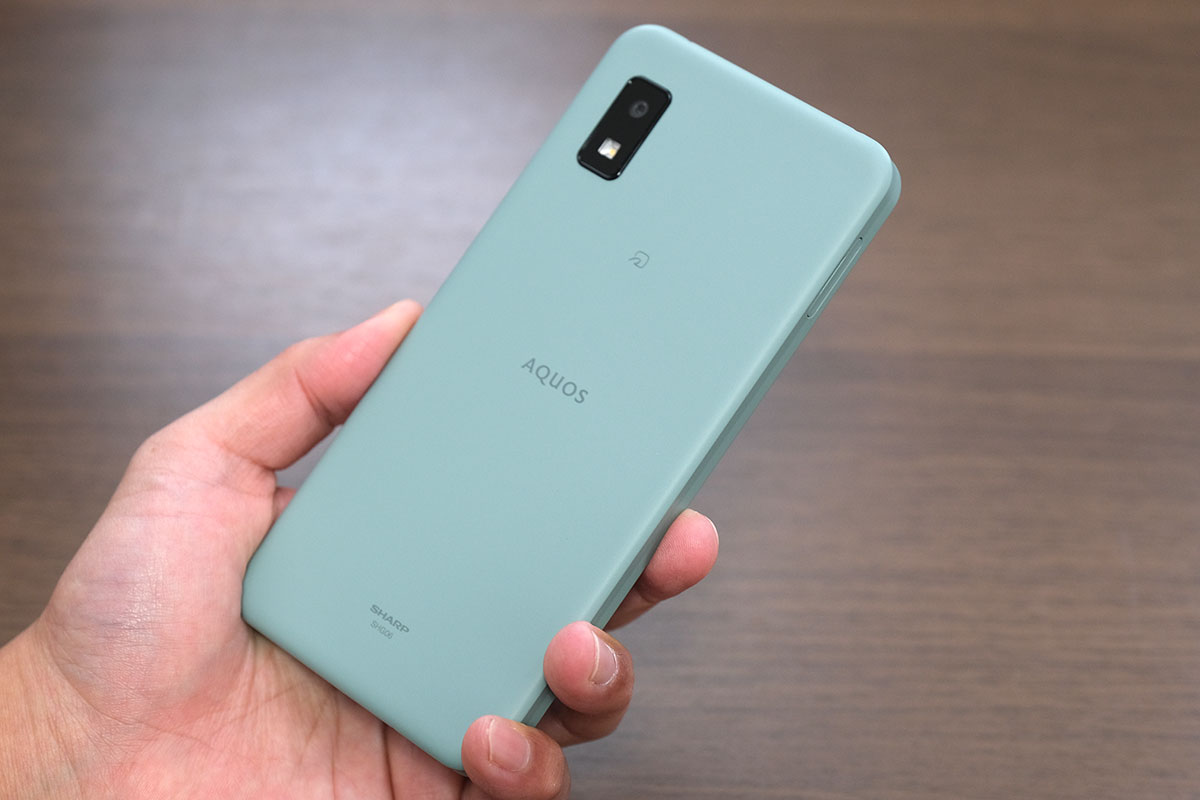 AQUOS wish 背面パネル