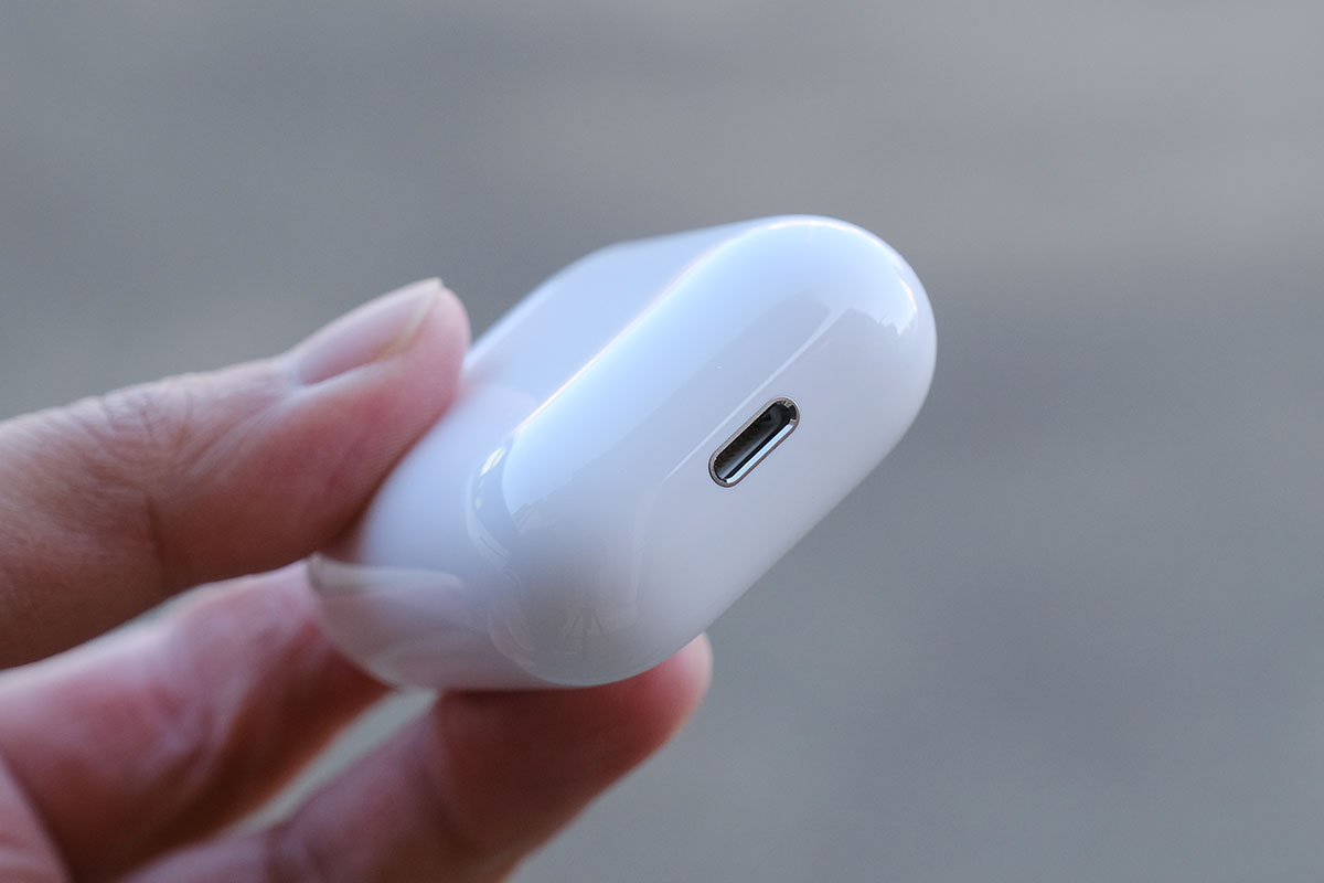 AirPods(第2世代)Lightningポート
