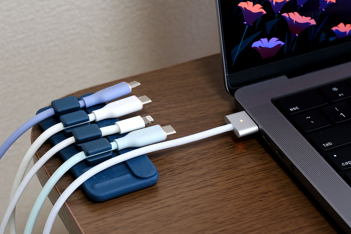 Anker Magnetic Cable Holder