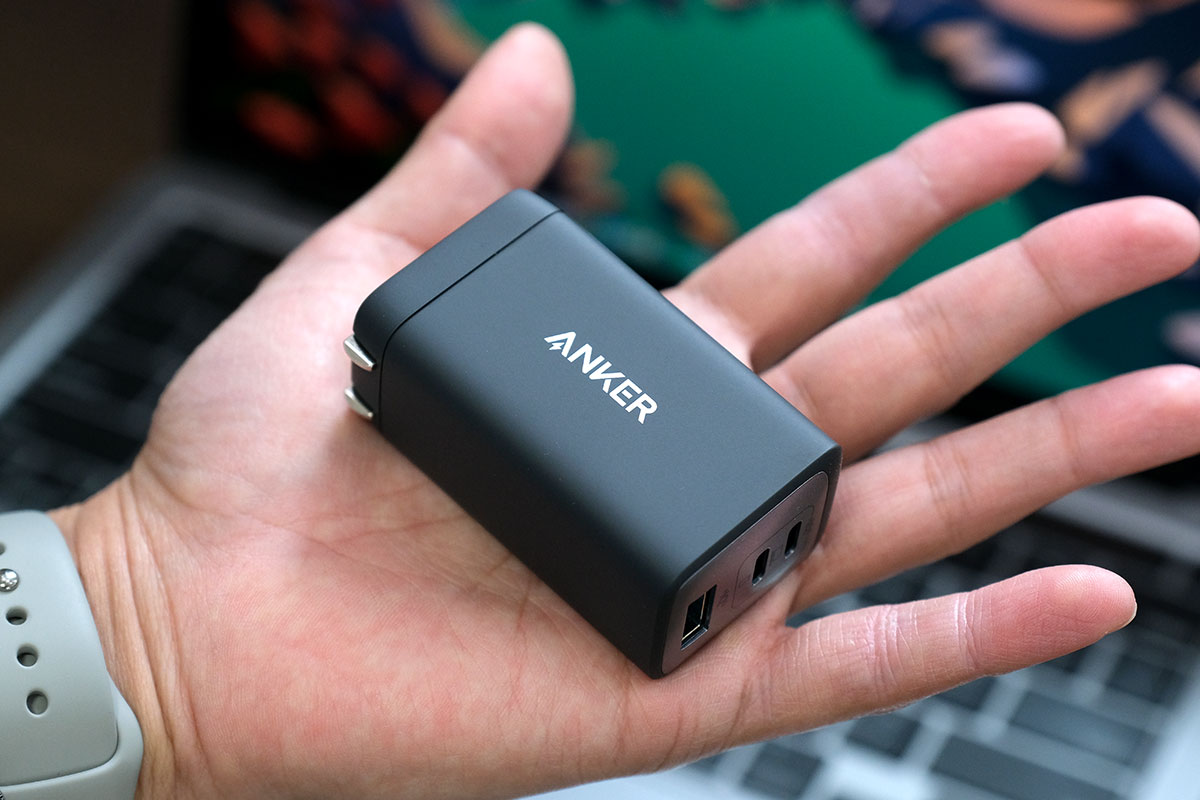 Anker PowerPort III 3-Port 65W Podのサイズ感