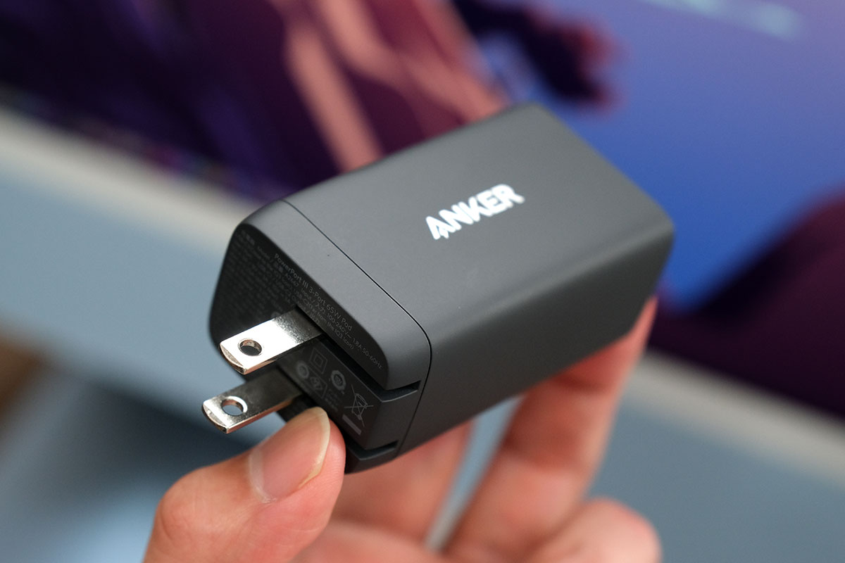 Anker PowerPort III 3-Port 65W Podのプラグ