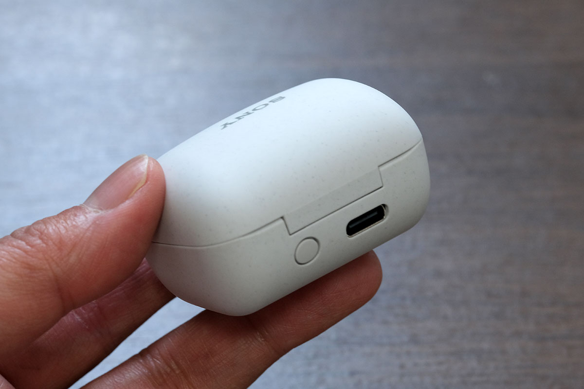 LinkBuds 充電ポート