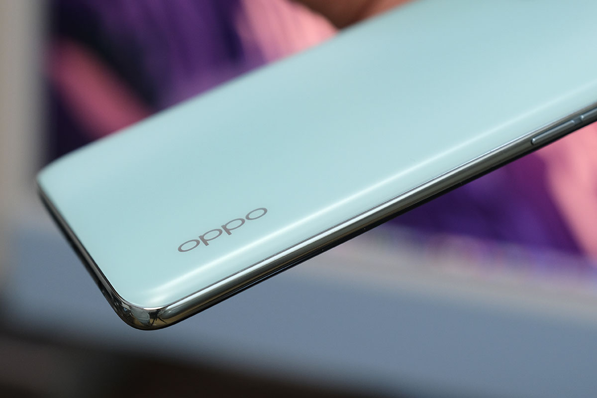OPPO A55s 5G 背面パネル素材