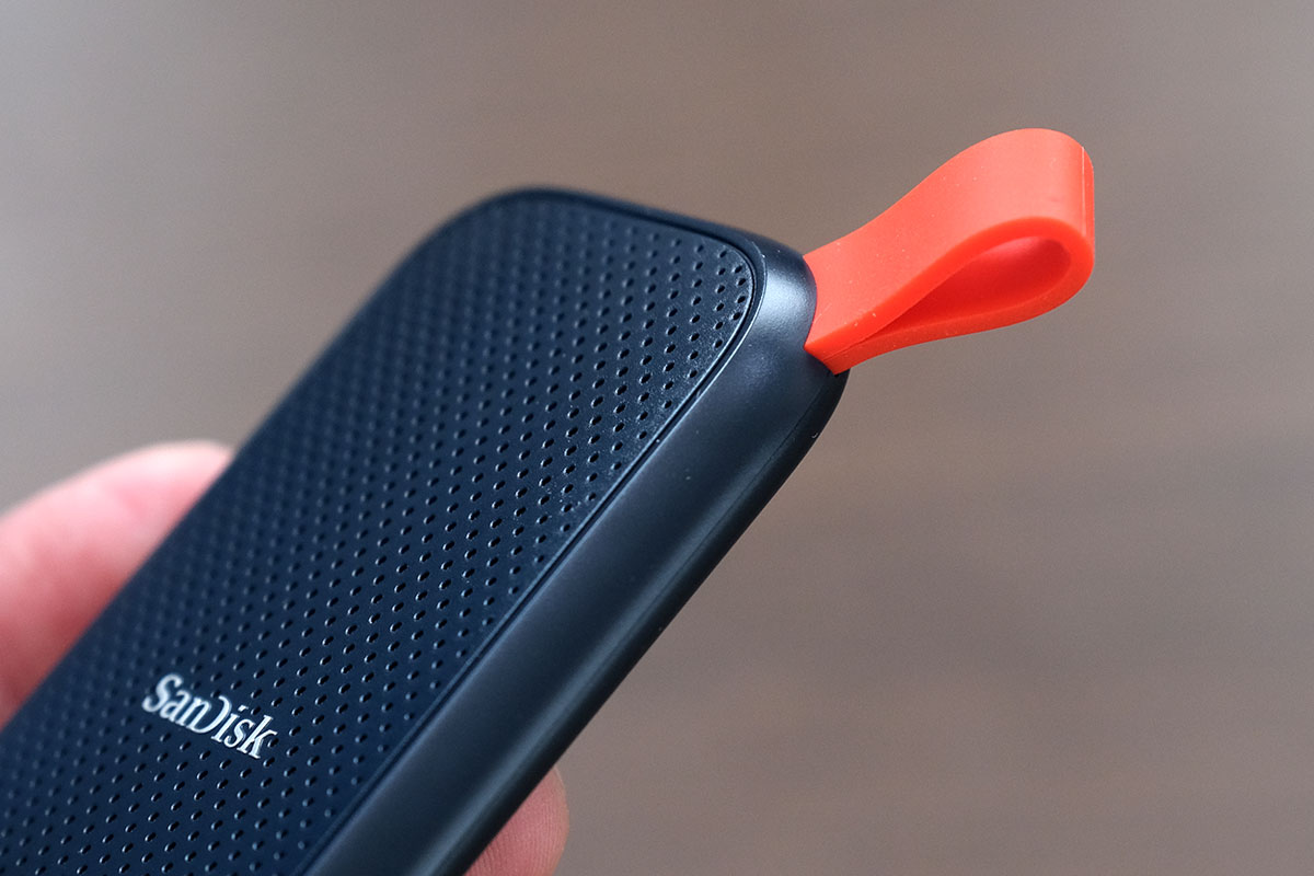 SanDisk Portable SSD E30 ラバーハングタブ