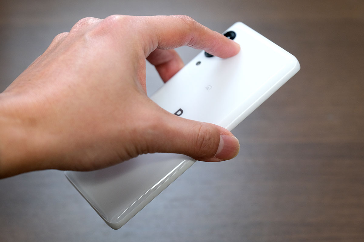 Rakuten Hand 5G サイズ感