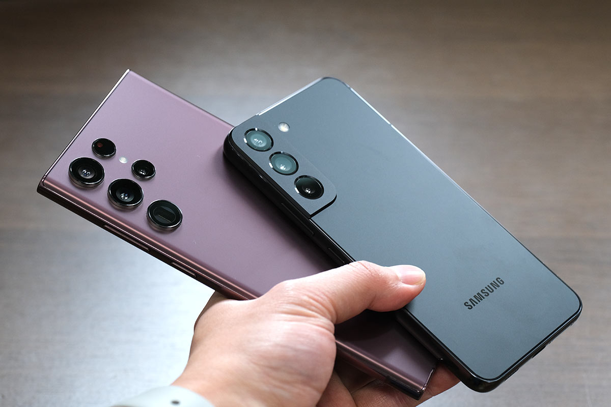 Galaxy S22 UltraとS22 デザインの違いを比較