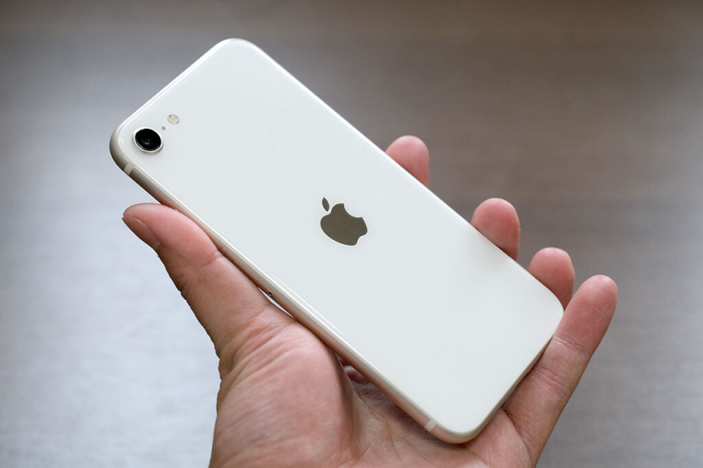iPhone SE(第3世代)背面デザイン