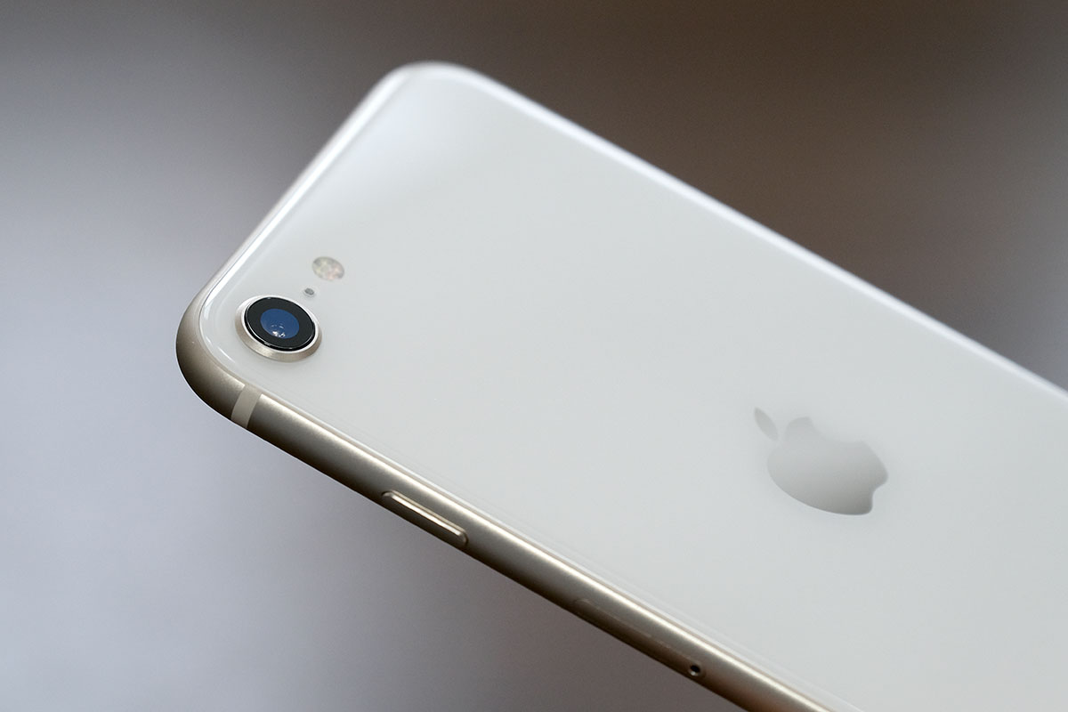 iPhone SE(第3世代)のリアカメラ