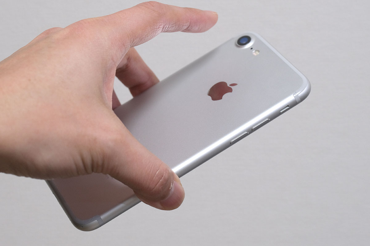iPhone 7 アルミユニボディ