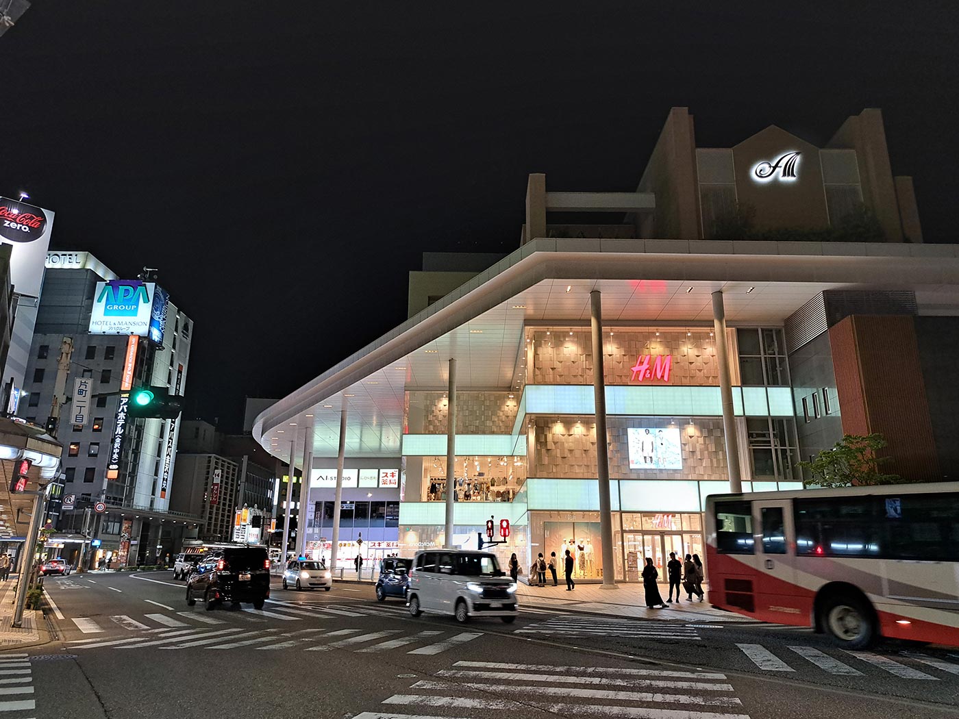 Galaxy A53 広角カメラで夜の街を撮影