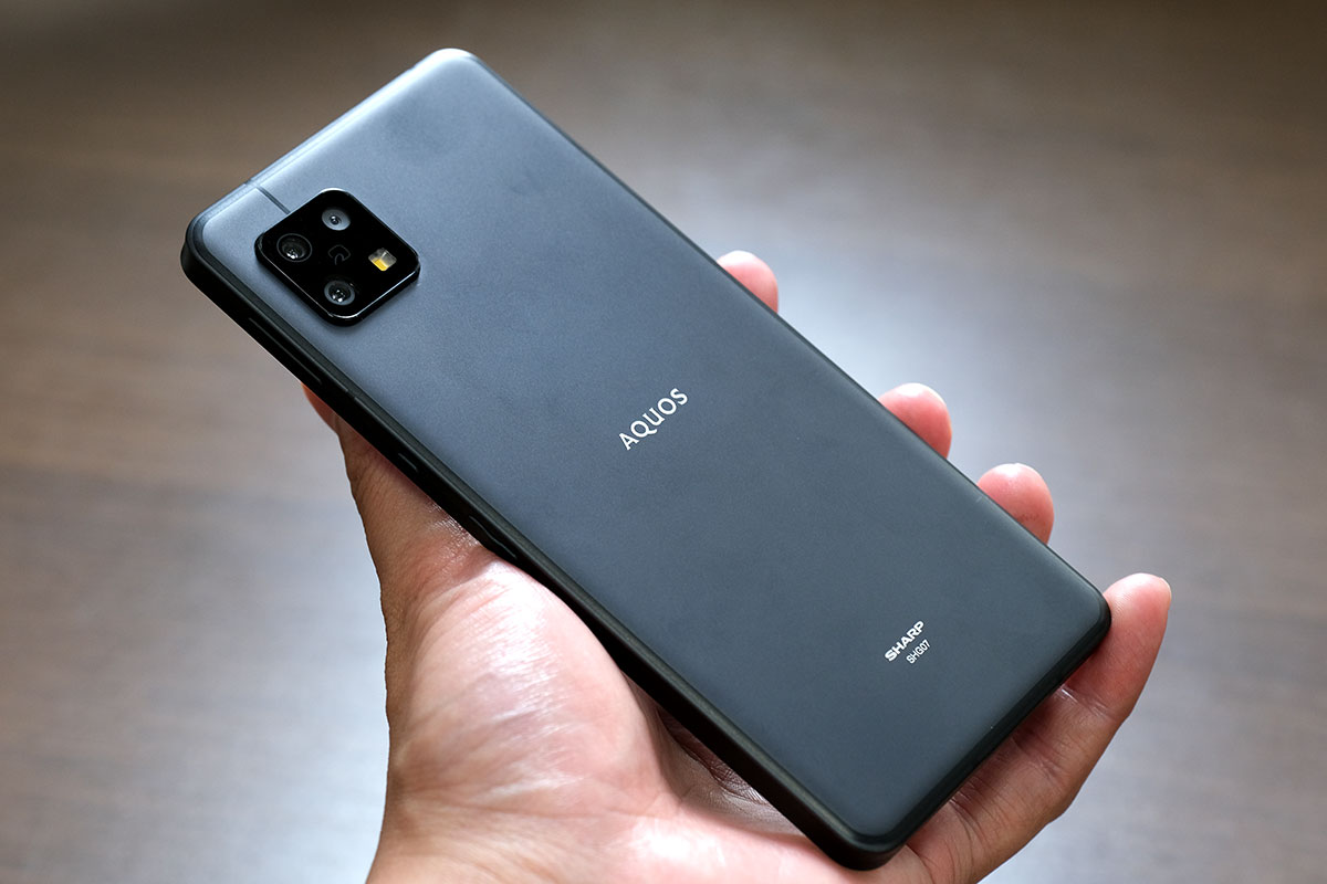 AQUOS sense6s 本体サイズ