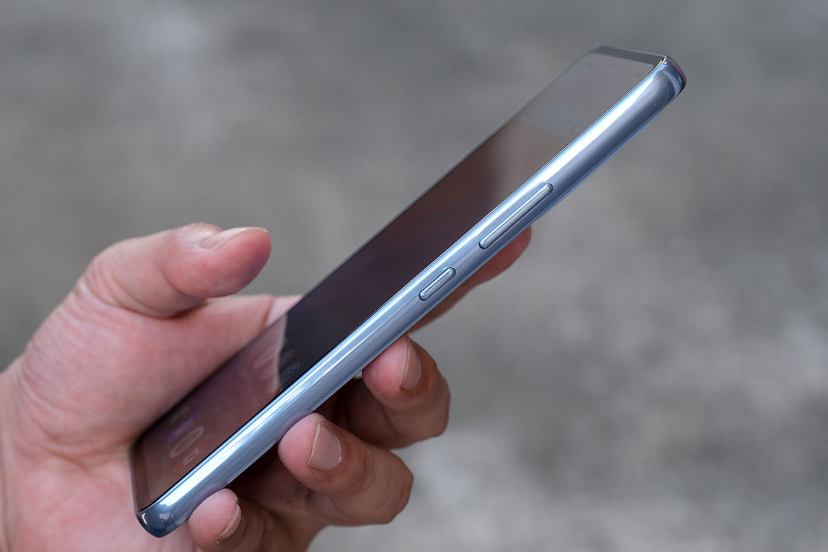 Galaxy A53 サイドボタンと音量ボタン