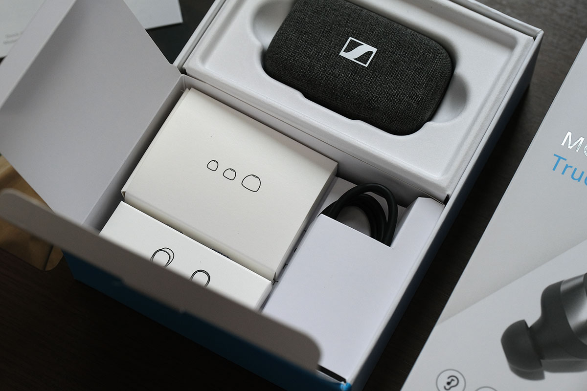 MOMENTUM True Wireless 3 同梱物