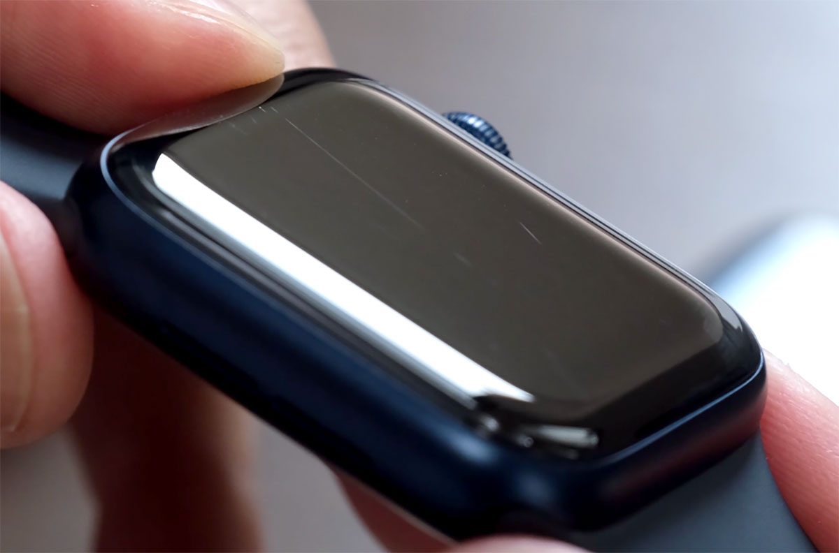 Apple Watch アルミケースの前面ガラスの傷