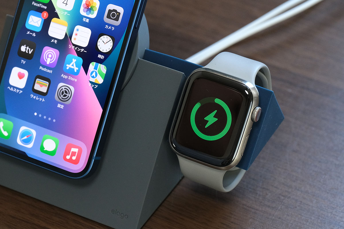 elago MS5でApple Watchを充電する