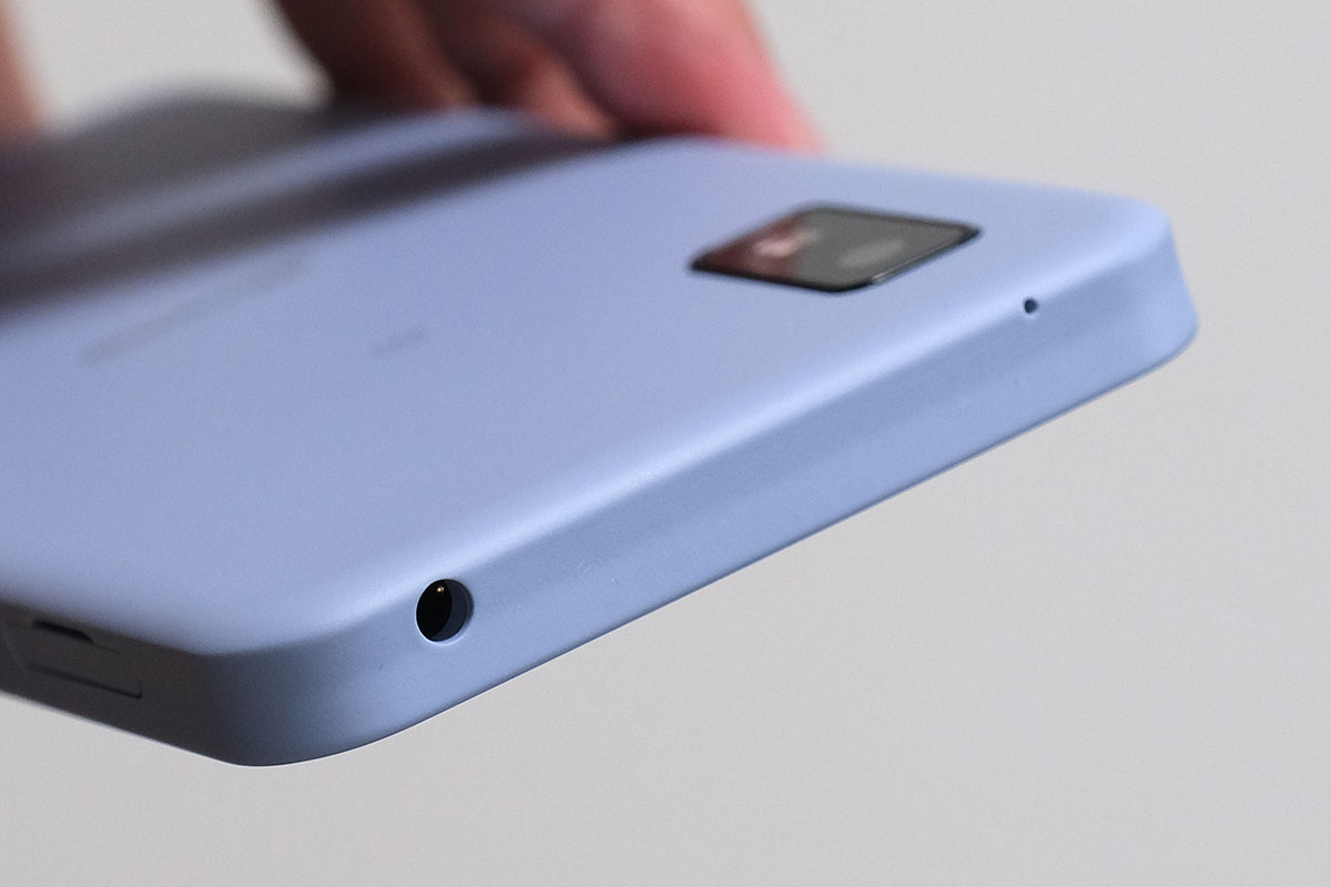 AQUOS wish2 3.5mmオーディオジャック