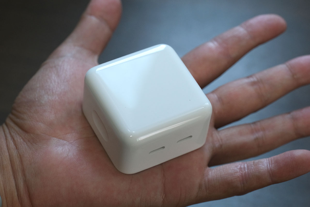 Apple 35W デュアルUSB-C コンパクト電源アダプタ サイズ感
